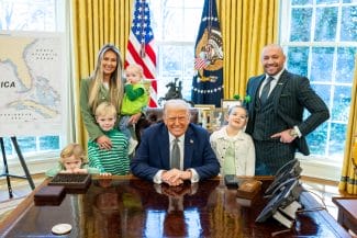 media-174227881271298300.jpg - Știri de azi Știri de azi | VIDEO După ce a fost la Donald Trump, Conor McGregor anunță că va candida la alegerile prezidențiale: Vrea să producă revoluție în Irlanda - Știri de azi |