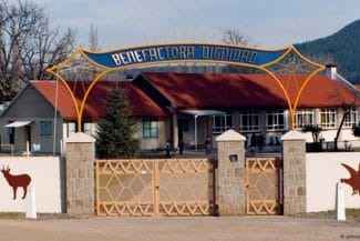 media-174254507714212100.jpg - Știri de azi Știri de azi | Victimele unei Coloniei Dignidad cer ca despăgubirile obţinute dintr-un proiect de expropriere să le fie acordate lor - Știri de azi |