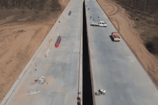 Știri de azi | VIDEO Imagini spectaculoase de pe una dintre cele mai complicate autostrăzi din România: Lucrarea este extrem de complexă - Știri de azi | 