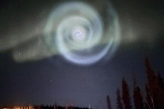 Știri de azi | VIDEO Spirală albastră misterioasă pe cer – Ce spun adepții teoriei conspirației - Știri de azi | 