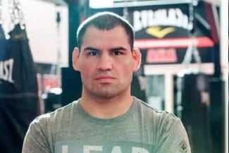 Știri de azi | Fostul star MMA Cain Velasquez, condamnat la 5 ani de închisoare pentru tentativă de omor. Apel către Donald Trump - Știri de azi | 