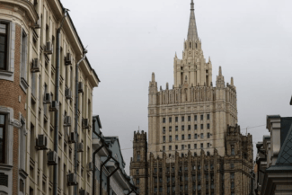 moscova-tass.png - Știri de azi Știri de azi | Moscova extinde o listă prin care interzice intrarea funcţionarilor UE în Rusia, ca măsură de retorsiune după cel de-al 16-lea pachet european de sancţiuni din februarie. Zaharova cataloghează Planul ”Reînarmarea Europei” drept o ”incitare la război” - Știri de azi |