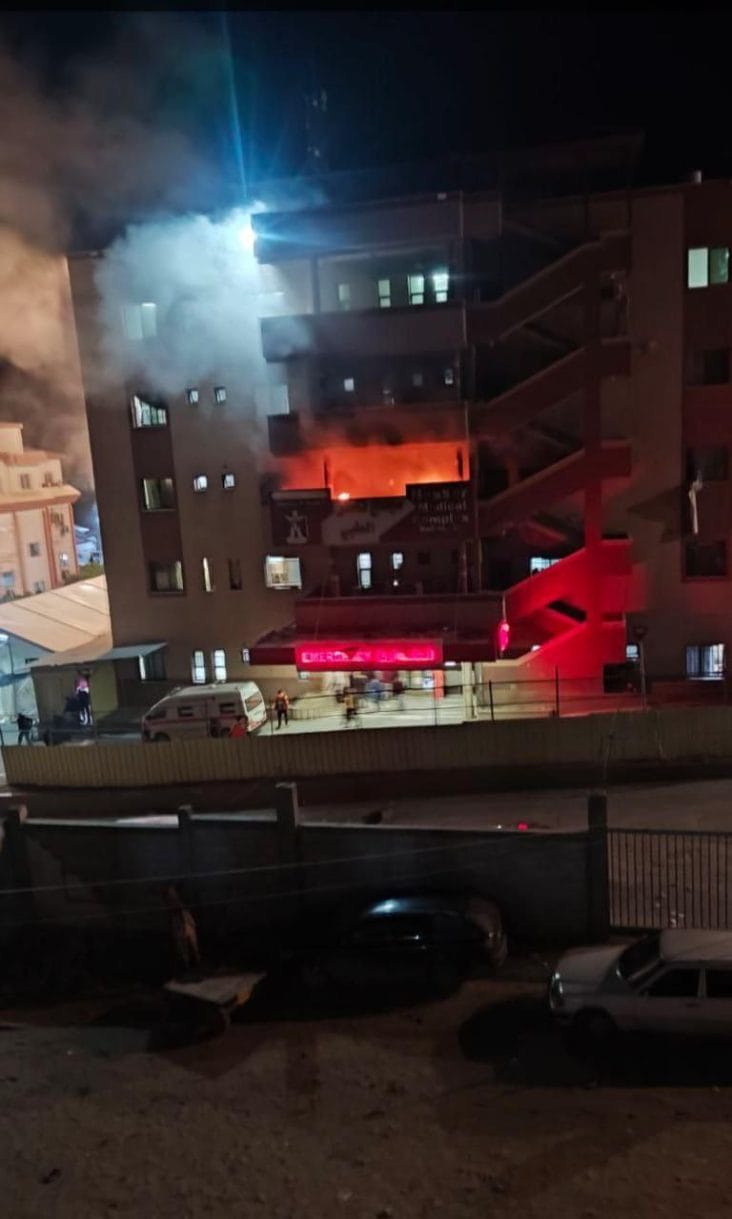 nasser-spital.jpg - Știri de azi Știri de azi | Cinci morţi, între care un lider Hamas, în urma unui atac israelian asupra unui spital din Gaza - Știri de azi |