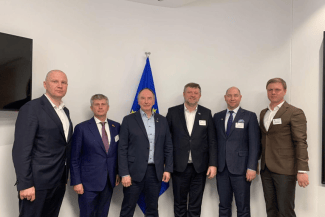 Știri de azi | Ucraina vrea să convingă UE să prelungească acordul care scuteşte produsele agricole ucrainene de la plata taxelor vamale, care expiră la 6 iunie. Negocierile se anunţă tensionate din cauza reticenţi agricultorilor europeni care denunţă o concurenţă neloi - Știri de azi | 