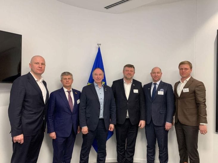 Știri de azi | Ucraina vrea să convingă UE să prelungească acordul care scuteşte produsele agricole ucrainene de la plata taxelor vamale, care expiră la 6 iunie. Negocierile se anunţă tensionate din cauza reticenţi agricultorilor europeni care denunţă o concurenţă neloi - Știri de azi | 