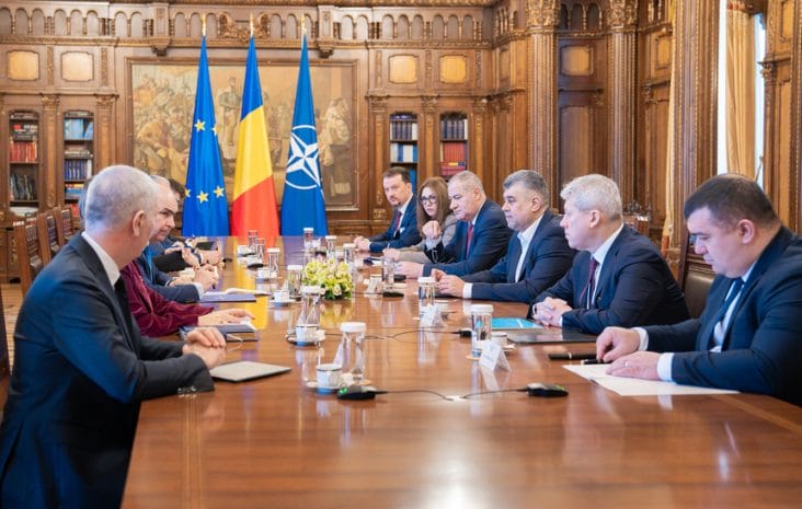 Știri de azi | Concluziile discuţiilor lui Ilie Bolojan cu instituţiile responsabile de alegeri: S-a decis înfiinţarea unui grup de lucru pentru o bună coordonare şi colaborare între AEP, BEC, CNA, ANCOM / Cel puţin acelaşi număr de secţii de vot în străinătate - Știri de azi | 