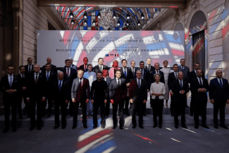 paris-summit-hay.png - Știri de azi Știri de azi | Summitul ”Coaliţiei Voluntarilor” de la Elysée respinge în unanimitate ridicarea sancţiunilor impuse Rusiei. Parisul şi Londra, în centrul garanţiilor de securitate, urmează să trimită o misiune comună ”în zilele următoare” în Ucraina. ”Forţe de reasigura - Știri de azi |