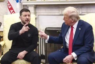Știri de azi | Trump îl face praf pe Zelenski după întâlnirea de la Casa Albă: Să revină când este pregătit pentru PACE ! - Știri de azi | Președintele american Donald Trump discutând intens cu președintele ucrainean Volodymyr Zelensky în Biroul Oval, ambii lideri par să fie implicați într-o conversație serioasă.