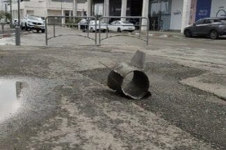 racheta-rishon-lezion.jpg - Știri de azi Știri de azi | Hamas lansează rachete spre Tel Aviv, primul său răspuns la noile operaţiuni ale Israelului în Gaza. Armata israeliană anunţă că şi-a extins în Rafah operaţiunea terestră din Gaza - Știri de azi |