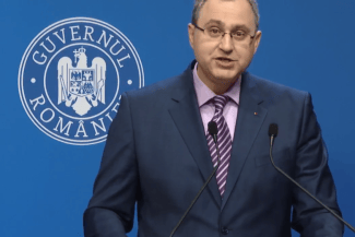 Știri de azi | Guvernul a aprobat acordarea unui ajutor financiar de 800 de lei pentru pensionarii cu venituri mici / Ajutorul se va da în două tranşe, în luna aprilie şi decembrie / Vor beneficia pensionarii ale căror venituri sunt mai mici sau egale cu 2.574 lei - Știri de azi | 