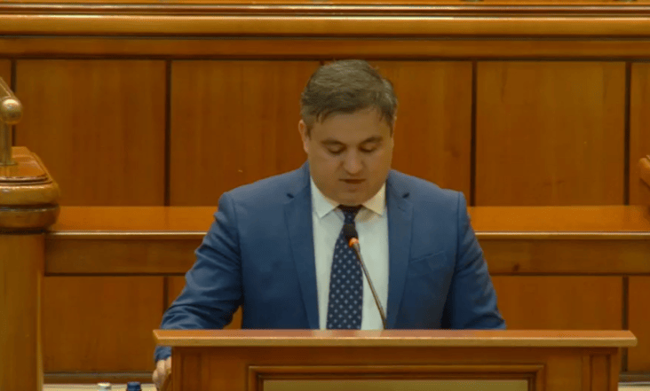 Știri de azi | Deputatul PSD Chirilă Virgil Alin, votat de plenul comun al Parlamentului ca membru în comisia pentru controlul SIE, în locul lui Mihai Fifor. Acesta va deţine şi funcţia de secretar în comisie - Știri de azi | 