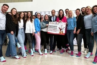 Știri de azi | Ziua Mondială a Sindromului Down: Gest simbolic al medaliaţilor olimpici Ana Maria Brânză, Ionela Tîrlea şi Mihai Covaliu - Știri de azi | 