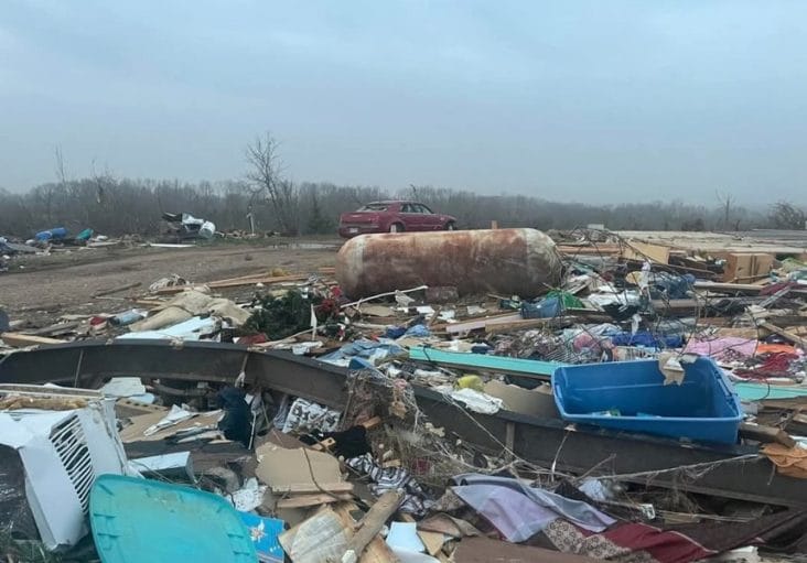 Știri de azi | SUA: Cel puţin 14 persoane au murit în urma tornadelor din Missouri şi Arkansas - Știri de azi | 