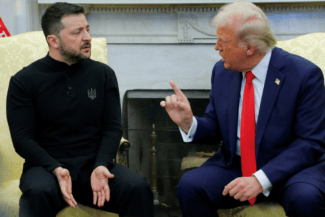 trump-zele-tw.png - Știri de azi Știri de azi | Kremlinul cere ca Zelenski să fie ”obligat” să facă pace şi dă vina pe el în altercaţia ”fără precedent” cu Trump. ”A dat dovadă de o lipsă totală de diplomaţie” - Știri de azi |