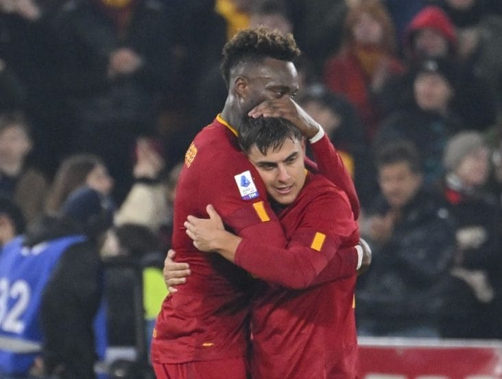 tw-as-roma.jpg - Știri de azi Știri de azi | Paulo Dybala (AS Roma) va fi operat la coapsa stângă. El nu va mai juca în acest sezon - Știri de azi |