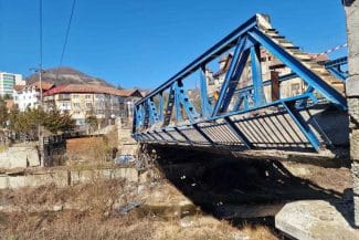 Știri de azi | Restricţii de trafic pe DN 10, la intrarea în oraşul Nehoiu, din cauza stării avansate de degradare a podului – FOTO - Știri de azi | 