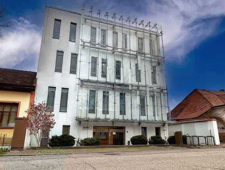 Știri de azi | Maternitatea Odobescu din Timişoara se mută în clădirea unui fost spital privat, după ce în vechiul sediu au căzut bucăţi de tavan - Știri de azi | 