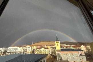 Știri de azi | Cod roşu de vânt puternic în zona montană a judeţului Cluj / Vântul ajunge la 140 de kilometri la oră / Cod portocaliu în zonele joase / Mesaj RO-Alert - Știri de azi | 