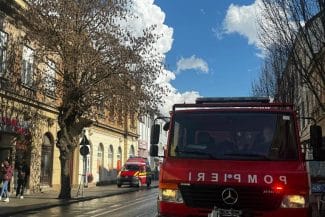 Știri de azi | Bătrân lovit mortal de un arbore doborât de vânt, în judeţul Vrancea - Știri de azi | 