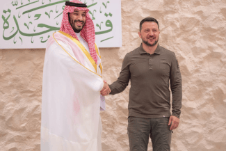 zelenski-mbs-tw.png - Știri de azi Știri de azi | UPDATE-Zelenski soseşte la Jeddah, în Arabia Saudită, la o întâlnire cu Mohamed bin Salman, cu o zi înaintea unor negocieri între Ucraina şi SUA a unor mijloace de oprire a Războiului rus din Ucraina - Știri de azi |