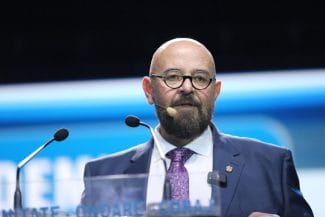 Știri de azi | Cristian Popescu Piedone, ”replică” lui Nicuşor Dan: ”Eşti o loază mincinoasă de care mi-e mai scârbă ca de gândacii descoperiţi prin dulapuri şi frigidere! Un parazit care parazitează grav Bucureştiul” - Știri de azi | 