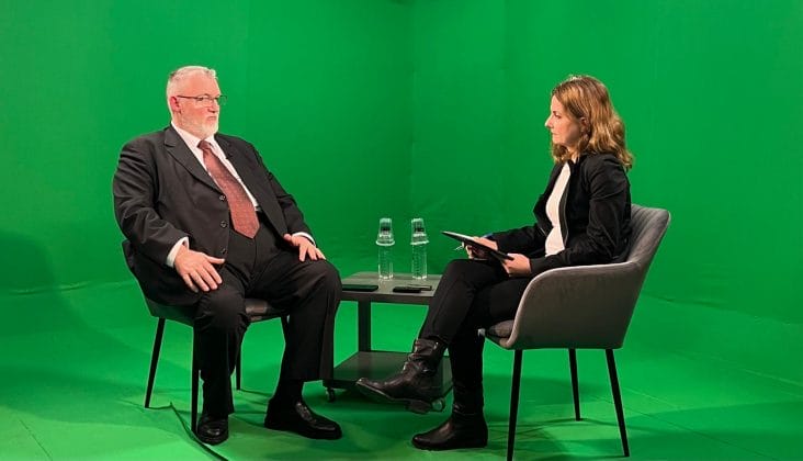 Adrian_Vevera_Agerpress - Știri de azi Știri de azi | Adrian-Victor Vevera, Director General ICI București: „Zona umană va rămâne indispensabilă în dezvoltarea proiectelor tehnologice” - Știri de azi | Adrian-Victor Vevera, directorul general ICI București, în interviu AGERPRES despre inteligența artificială, tehnologie și rolul esențial al creativității umane.