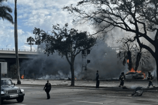 Știri de azi | Cel puţin trei morţi în SUA, după ce un avion de mic dimensiuni se prăbuşeşte în apropierea aeroportului Boca Raton, la mai puţin de 20 de minute de la decolare, şi cade peste un vehicul. Avionul şi maşina au luat foc. Un bărbat din vehicul, rănit - Știri de azi | 