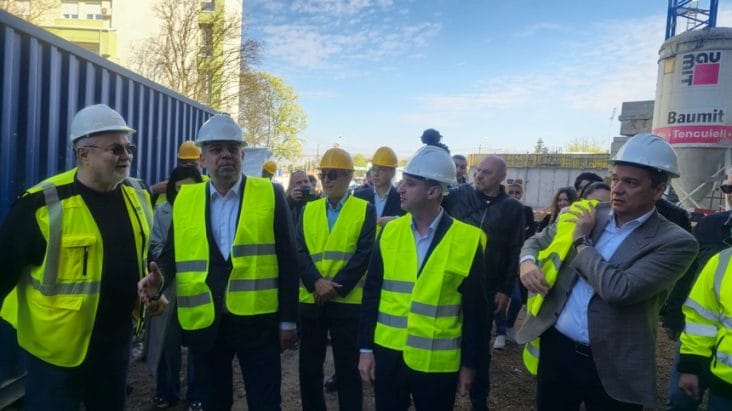 Știri de azi | Ciolacu, despre negocierile cu Comisia Europeană pentru PNRR: Încercăm o negociere pentru anumite obiective şi mai ales pentru spitale/ Ne angajăm să fie funcţionale până la sfârşitul lui 2026 - Știri de azi | 