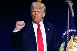 Știri de azi | Şase senatori democraţi cer jandarmului bursier american SEC să ancheteze dacă Trump a comis o infracţiune îndemnând la cumpărarea de acţiuni după suspendarea taxelor vamale şi dacă aceasta i-a îmbogăţit pe unii apropiaţi ai miliardarului - Știri de azi | 