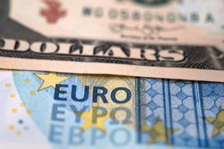 Știri de azi | Dolarul se depreciază după ofensiva vamală a lui Trump, care ameninţă economia americană - Știri de azi | 