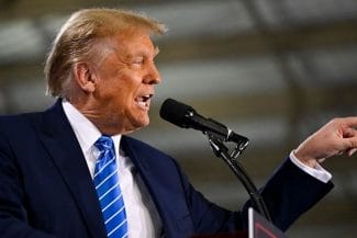 donald-trump.jpg - Știri de azi Știri de azi | Tarifele vamale: Donald Trump a avertizat că nicio ţară nu este „scăpată”, „în special nu China” - Știri de azi |