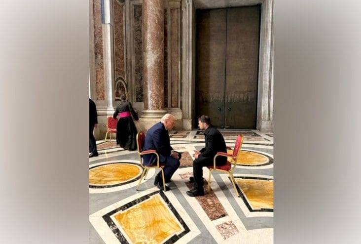 francisc-funeralii-zelenski-trump-hay2.jpg - Știri de azi Știri de azi | Trump se îndoieşte de voinţa lui Putin, care se declară pregătit să negocieze. ”Poate nu vrea să oprească războiul şi că mă amăgeşte, iar atunci trebuie să facem altfel” - Știri de azi |