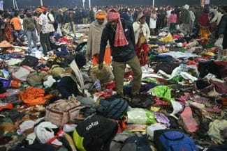 Știri de azi | Ţara unde poţi ajunge la închisoare dacă nu îţi plimbi suficient câinele sau oferi un biberon unei mame care nu poate alăpta / Peste 300 de ”infracţiuni” care te pot costa viaţa / Violenţa în public, pedepsită mai uşor decât o minciună - Știri de azi | 