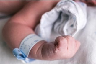 media-172187854157994800.jpg - Știri de azi Știri de azi | Eroare șocantă într-o clinică medicală: O femeie a născut copilul unui alt cuplu. Cum a fost posibil acest incident - Știri de azi |