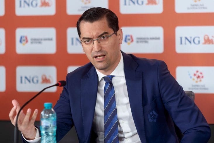 media-172266751490850700.jpg - Știri de azi Știri de azi | Regula ‘5+6’ devine mai flexibilă: Schimbări importante în fotbalul românesc pentru sezonul 2025-2026 - Știri de azi |