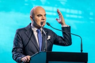 media-173184850263287100.jpg - Știri de azi Știri de azi | Rareș Bogdan, după ce contul lui Ion Cristoiu a fost suspendat: Urmează un Minister al Adevărului? Trăim vremuri complicate! - Știri de azi |