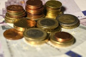 media-174300129659028000.jpg - Știri de azi Știri de azi | 8.000 de euro falși au fosst puși în circulație în municipiul Carei. Polițiștii au reținut trei bărbați - Știri de azi |