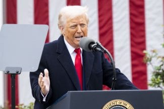 media-174365117199431900.jpg - Știri de azi Știri de azi | Încep să apară probleme tot mai mari pentru Donald Trump: Administrația de la Casa Albă, dată în judecată în legătură cu tarifele internaționale - Știri de azi |