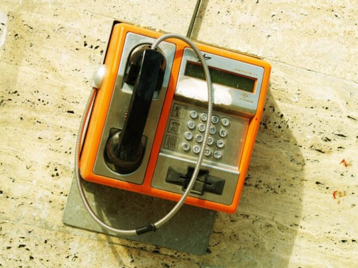 media-174459571571169600.jpg - Știri de azi Știri de azi | Motivul pentru care telefonul public le provoca frică multor românilor din străinătate - Știri de azi |