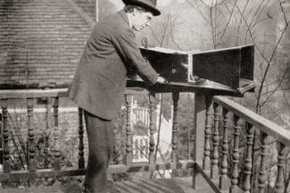 media-174573488241562400.jpg - Știri de azi Știri de azi | VIDEO În 1925 și-a imaginat cum va arăta lumea în anul 2025: Predicțiile sale sunt terifiant de apropiate de realitate - Știri de azi |