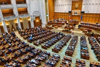plen.jpg - Știri de azi Știri de azi | USR: Parlamentul a adoptat proiectul de lege care permite primăriilor, chiar şi celor care nu au în subordine spitale, să contribuie direct la finanţarea unităţilor sanitare din comunitate - Știri de azi |