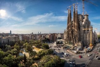 sagrada-familia.jpg - Știri de azi Știri de azi | Vaticanul îl ridică la rangul de ”venerabil” pe Antoni Gaudi, ”arhitectul lui Dumnezeu” al Bazilicii Sagrada Familia de la Barcelona, un prim pas către sanctificare - Știri de azi |