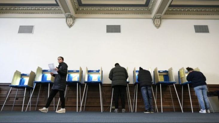 Știri de azi | Un proiect de lege care restrânge înscrierea pe listele electorale, ”SAVE Act”, adoptat în Camera Reprezentanţilor şi trimis în Senat, unde este sortit eşecului din cauza regulilor parlamentare americane - Știri de azi | 