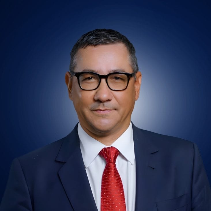 victor_ponta_imagine_profil - Știri de azi Știri de azi | Victor Ponta: “Românii trebuie să fie vigilenți. Puterea nu trebuie decisă în afara țării” - Știri de azi | Victor Ponta imagine tip portret imbracat la costum si cravata