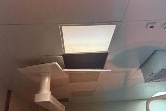 Știri de azi | Incident într-o sală de operaţii a Institutului ”Marius Nasta” din Capitală. O placă din tavanul fals s-a desprins în timpul unei intervenţii chirurgicale. Explicaţiile reprezentanţilor unităţii sanitare – FOTO - Știri de azi | 