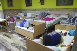 Știri de azi | AJPIS Botoşani, despre neregulile grave de la un centru din Dorohoi: Număr triplu de persoane cazate, medicamente expirate, rezidenţi fără acte de identitate/ Măsuri luate: retragerea licenţei de funcţionare, amendă şi relocarea beneficiarilor FOTO - Știri de azi | 