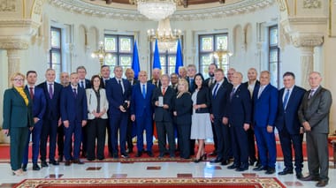 Știri de azi | Ilie Bolojan, întâlnire cu Consiliul Naţional al Întreprinderilor Private Mici şi Mijlocii din România: Discuţii despre implicarea partenerilor sociali, sprijinirea tranziţiei digitale şi verzi, simplificarea accesului la fonduri europene - Știri de azi | 