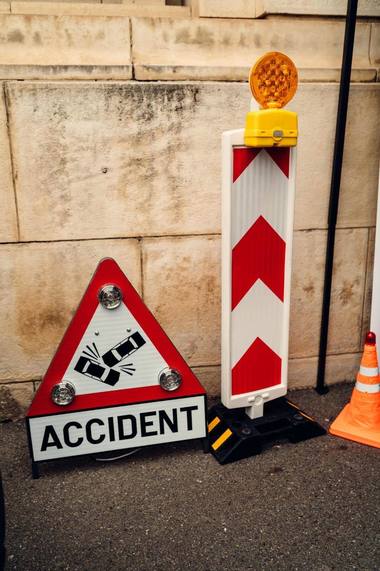 Știri de azi | Plan Roşu de Intervenţie în judeţul Tulcea, după un accident în care a fost implicat un autocar cu 20 de persoane şi un TIR - Știri de azi | 