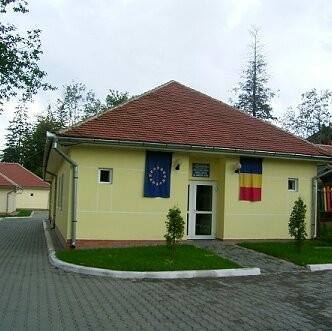 308860369-460293062794206-2063684696613824327-n.jpg - Știri de azi Știri de azi | UPDATE – Acuzaţii de rele tratamente şi condiţii deplorabile la un centru rezidenţial din Sibiu / Copiii ar fi bătuţi, lăsaţi să mânânce de pe jos şi legaţi de paturi / Au început procedurile pentru a îndepărta trei angajate / A fost sesizată Poliţia - Știri de azi |