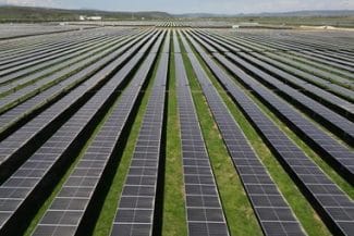 Știri de azi | Aeroportul Iaşi urmăreşte independenţa energetică – Va cere finanţare de la Ministerul Transporturilor pentru realizarea celui de-al doilea parc fotovoltaic, investiţia fiind de trei milioane de euro / Primul parc a fost inaugurat în urmă cu doi ani - Știri de azi | 